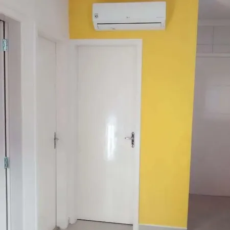 Apartamento Boraceia 200 metros da praia, com ar condicionado-3